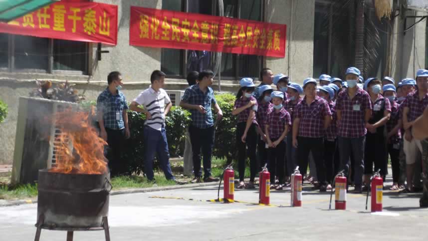 深圳同心社区举办大型燃气消防安全活动